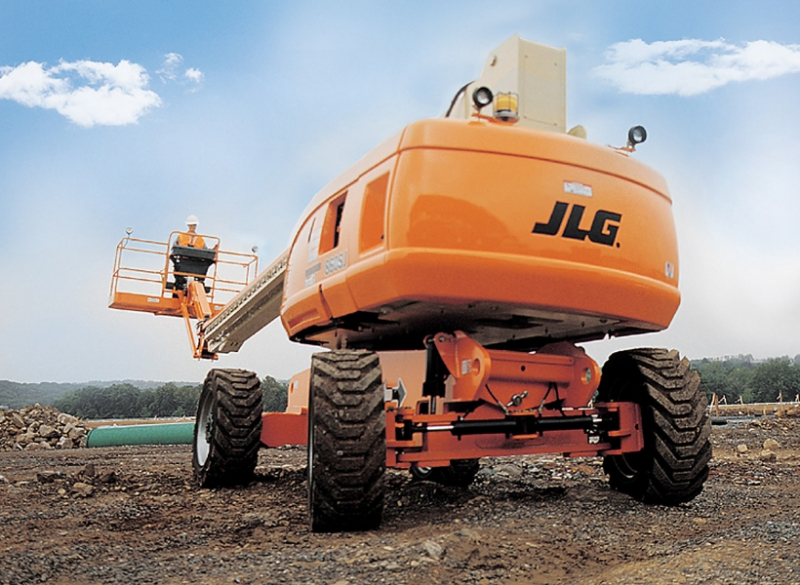 A Plataforma com Lança Telescópica JLG 860SJ é ideal para quem deseja um trabalho rápido, pois alcança a elevação máxima em menos de 70 segundos. 