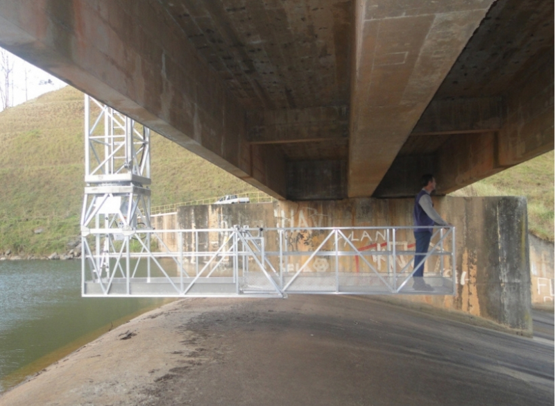A Barin é uma Plataforma para Inspeção e Manutenção de Pontes montada sobre caminhão que permite a construção, manutenção e inspeção em pontes, viadutos, obras de arte e locais de difícil acesso em rodovias.
