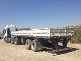 Carreta Carga Seca 2 Eixos - Transporte Pesado e Remoções Industriais