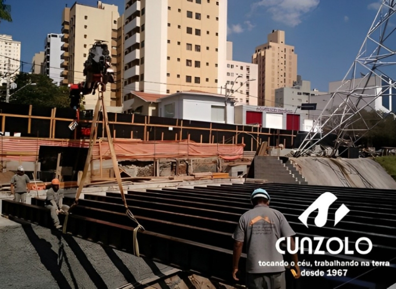 Montagem de Vigas com Guindaste em Campinas - SP A equipe da Cunzolo realizou a montagem de vigas da ponte de retorno da Avenida Orozimbo Maia, em Campinas-SP.