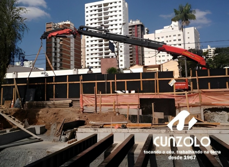 Montagem de Vigas com Guindaste em Campinas - SP A equipe da Cunzolo realizou a montagem de vigas da ponte de retorno da Avenida Orozimbo Maia, em Campinas-SP.