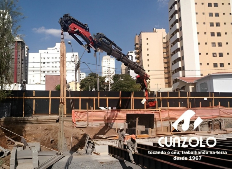 Montagem de Vigas com Guindaste em Campinas - SP A equipe da Cunzolo realizou a montagem de vigas da ponte de retorno da Avenida Orozimbo Maia, em Campinas-SP.