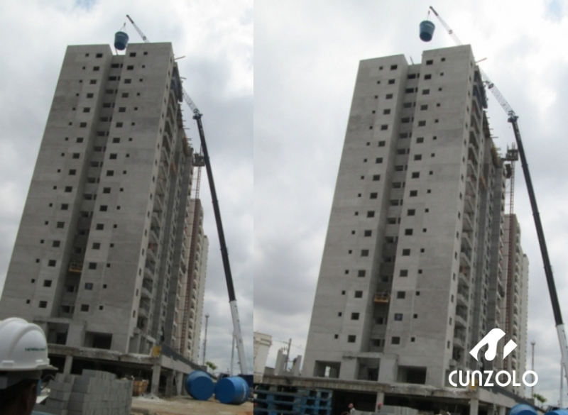 A Cunzolo realizou o içamento de uma caixa d´água em Taubaté- SP. Os equipamentos utilizados para essa operação foram os guindastes: Rodoviário Tadano ATF 110G-5 e o Guindaste Articulado Hiab 377/2 para montagem do Jib do ATF 110G-5.