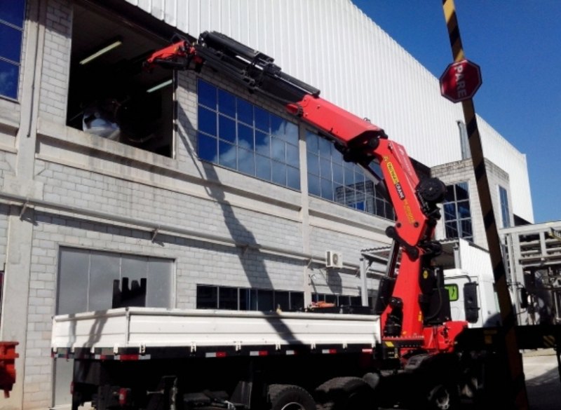 A Cunzolo realizou com sucesso o içamento de tanques e reatores no Rio de Janeiro. Além do Guindaste Articulado PK 100002F (Cap. 25t), foram utilizadas as empilhadeiras Komatsu FG 45-7 4t e Hyundai 4,5t.
