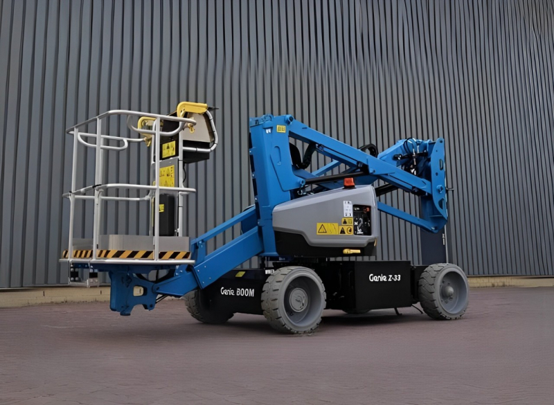 A Plataforma Elevatória Articulada Genie Z33 é indicada para trabalhos em locais com pisos sensíveis, como aeroporto, shopping, cinema e outros, e também para ambientes com obstáculos. Ela alcança até 12 metros de altura de trabalho e é altamente versátil como qualquer plataforma articulada.