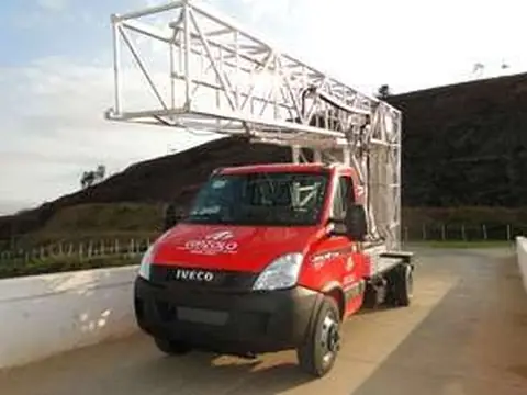 Inspeção e manutenção de ponte em operação noturna