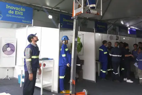 Plataforma portátil apresentada em atividade de segurança pela Cunzolo